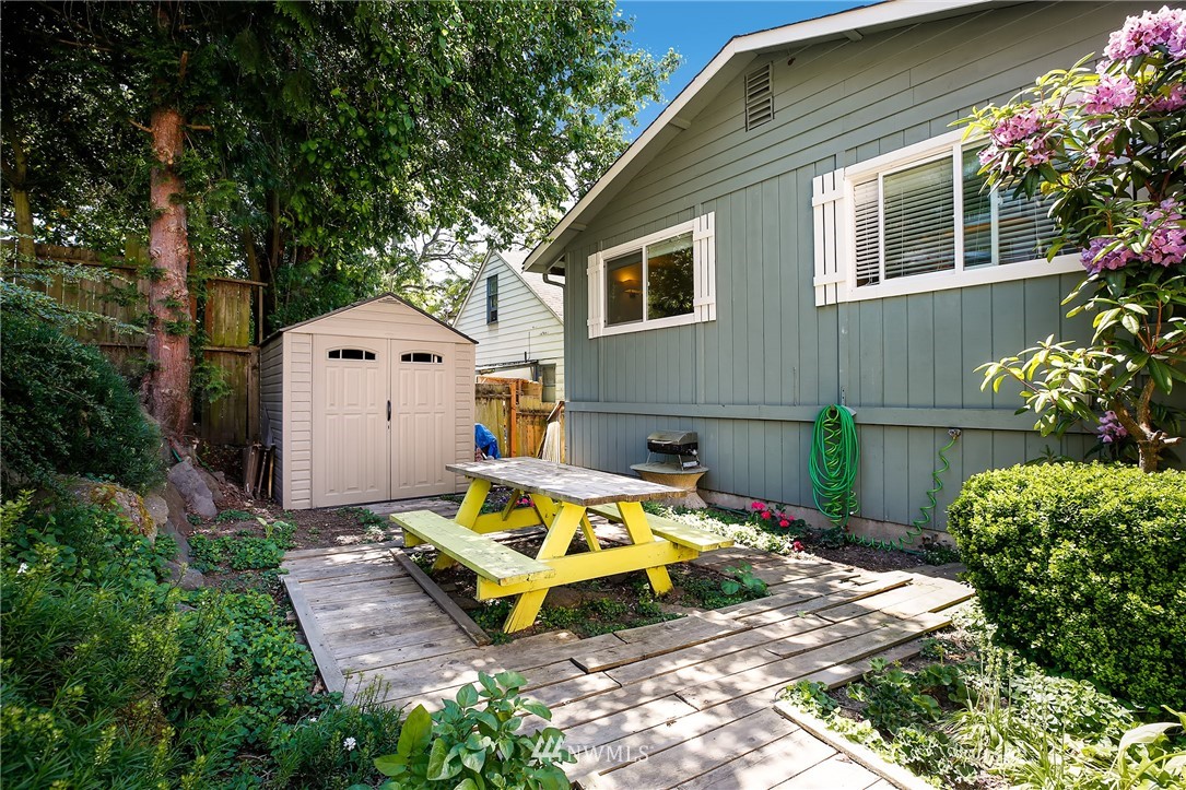 4752 Delridge Way Southwest Seattle, WA 98106 - Photo 24 of 25 Gallery Image 24