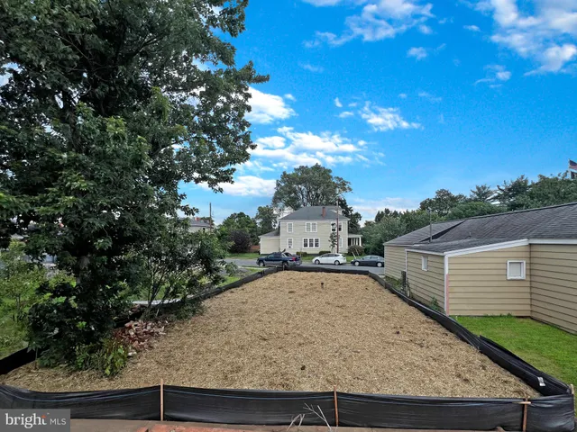 $300,000 | 904 Liberty Street, Fredericksburg, VA 22401