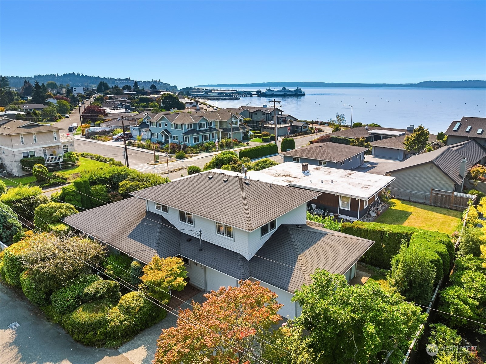 705 Hanna Park Road Edmonds, WA 98020 - Photo 1 of 34 Gallery Image 1