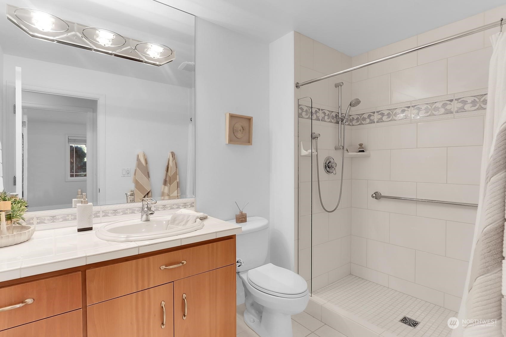 705 Hanna Park Road Edmonds, WA 98020 - Photo 14 of 34 Gallery Image 14