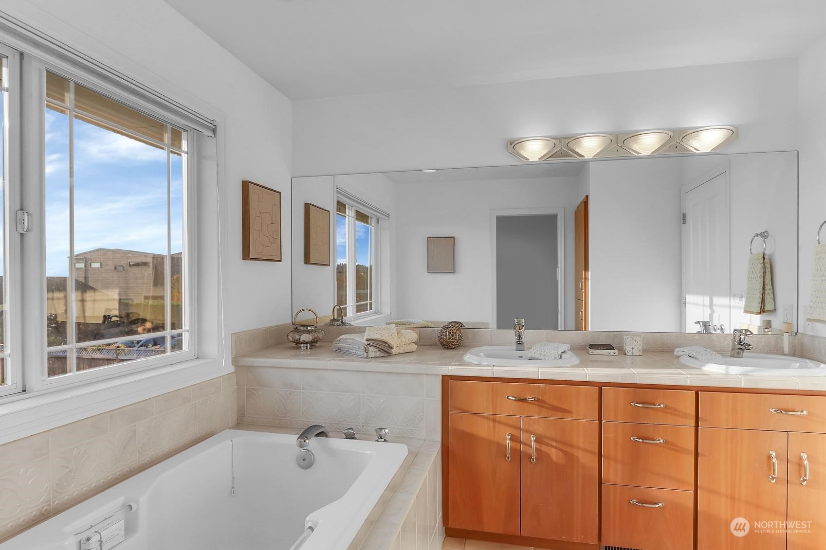 705 Hanna Park Road Edmonds, WA 98020 - Photo 20 of 34 Gallery Image 20