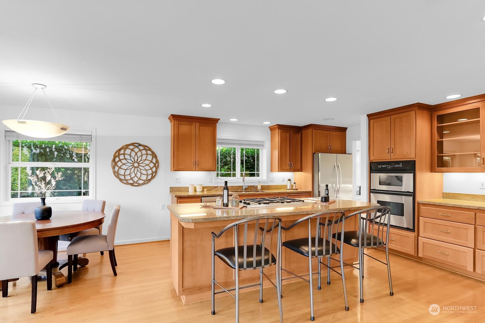705 Hanna Park Road Edmonds, WA 98020 - Photo 8 of 34 Gallery Image 8