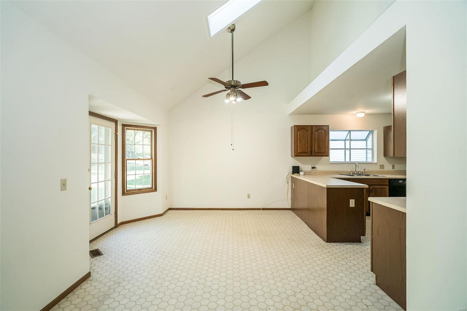 16255 Forest Meadows Drive Chesterfield, MO 63005 - Photo 11 of 35