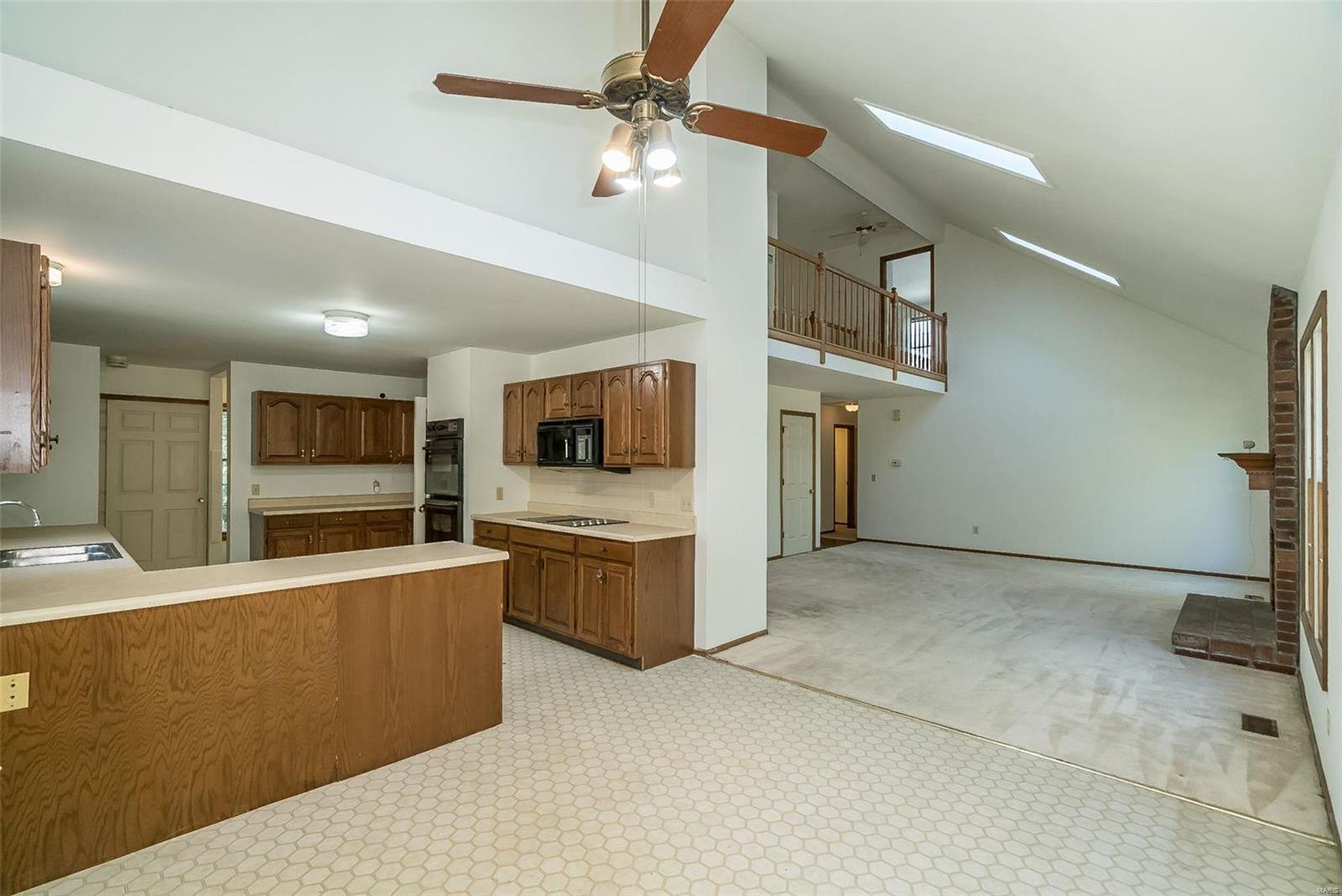 16255 Forest Meadows Drive Chesterfield, MO 63005 - Photo 12 of 35