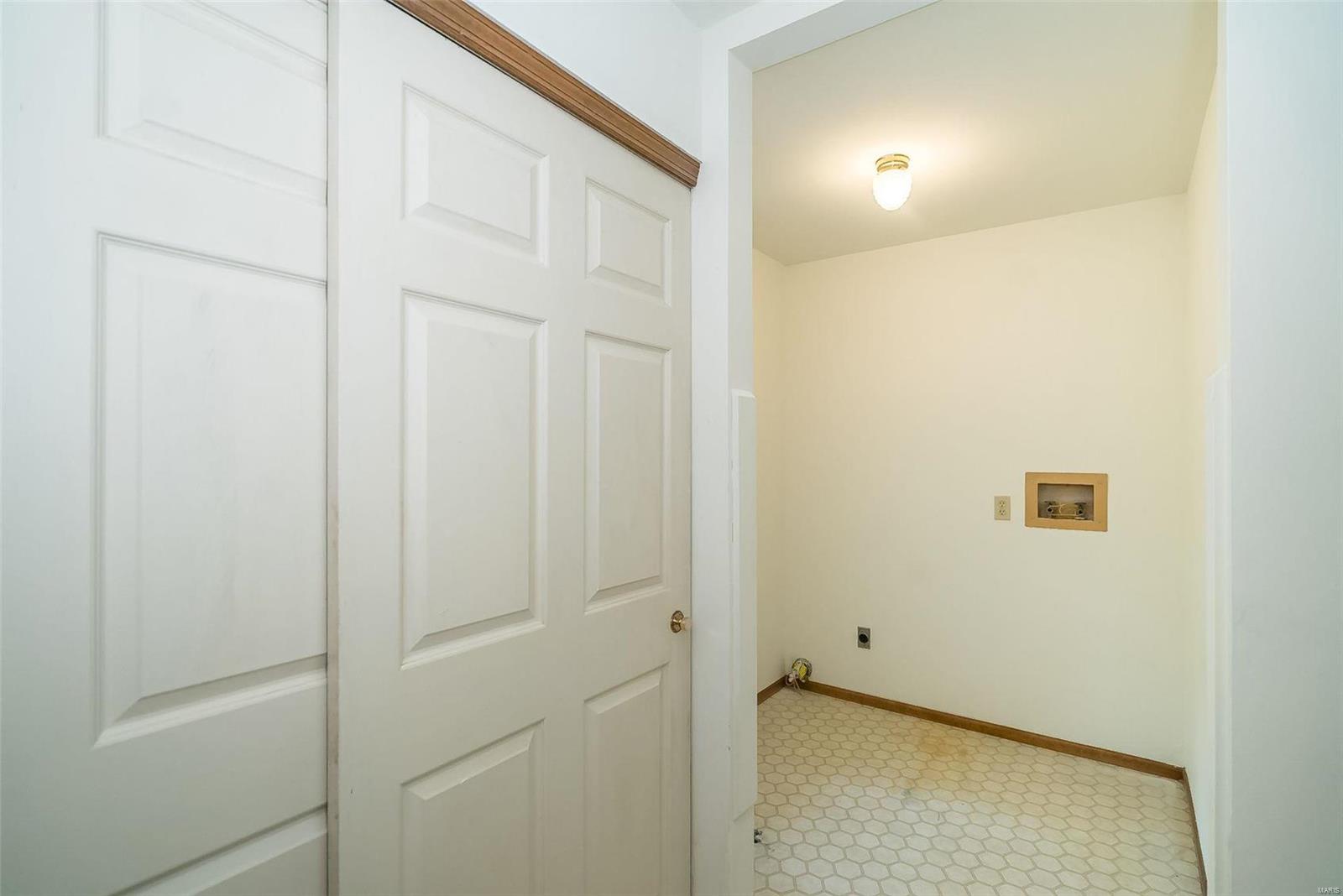 16255 Forest Meadows Drive Chesterfield, MO 63005 - Photo 17 of 35