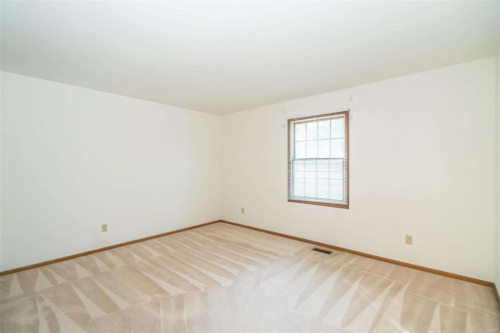 16255 Forest Meadows Drive Chesterfield, MO 63005 - Photo 29 of 35