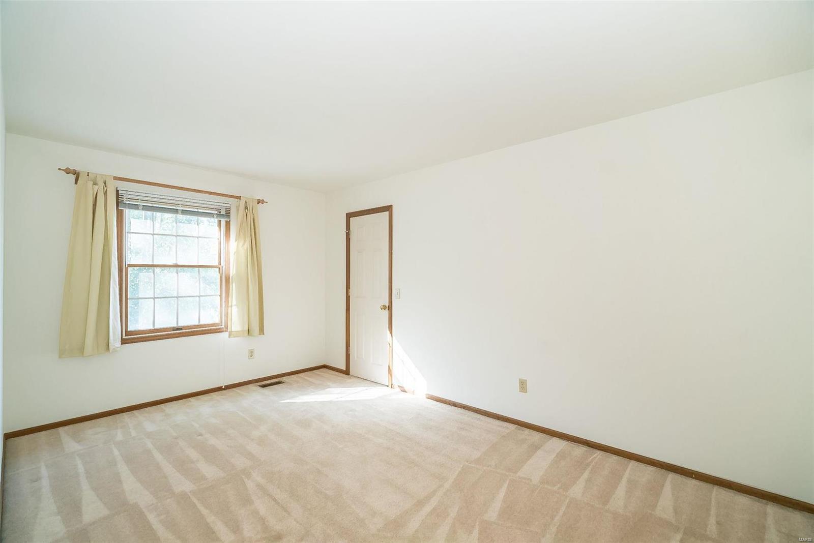 16255 Forest Meadows Drive Chesterfield, MO 63005 - Photo 31 of 35