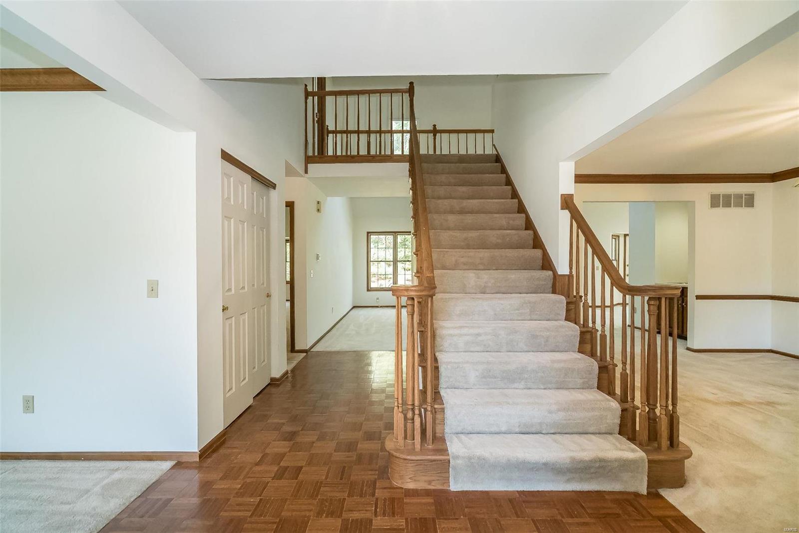 16255 Forest Meadows Drive Chesterfield, MO 63005 - Photo 4 of 35