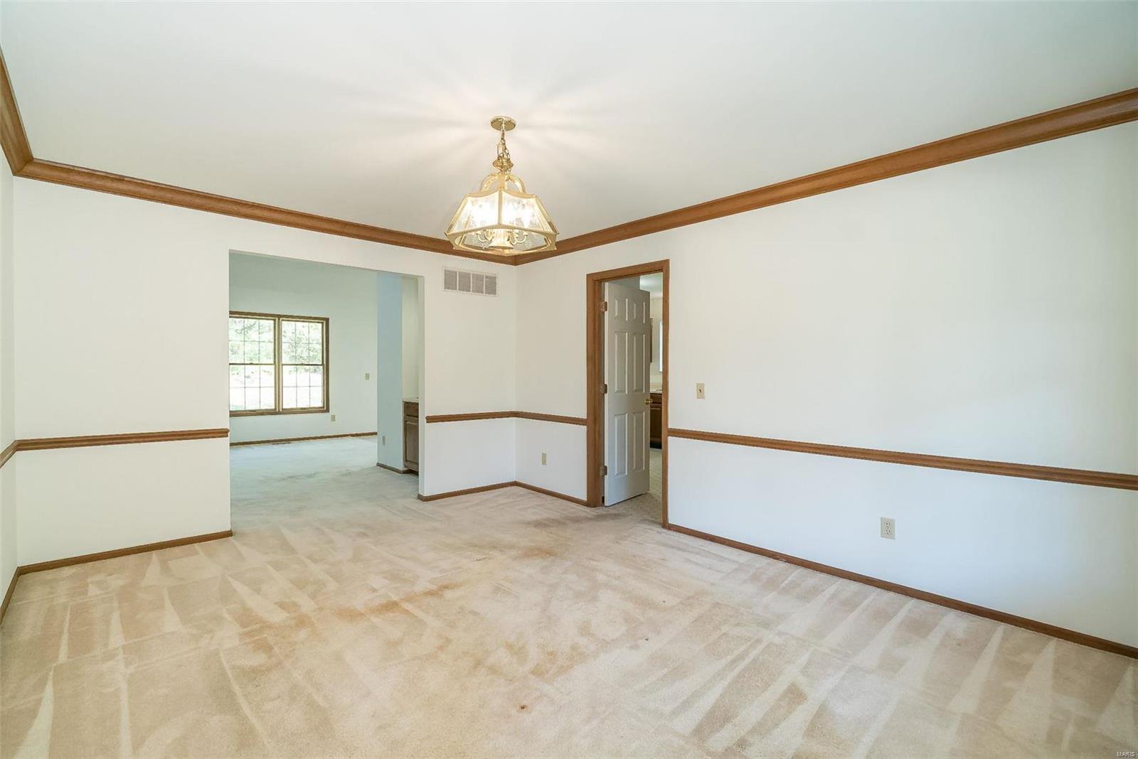 16255 Forest Meadows Drive Chesterfield, MO 63005 - Photo 6 of 35