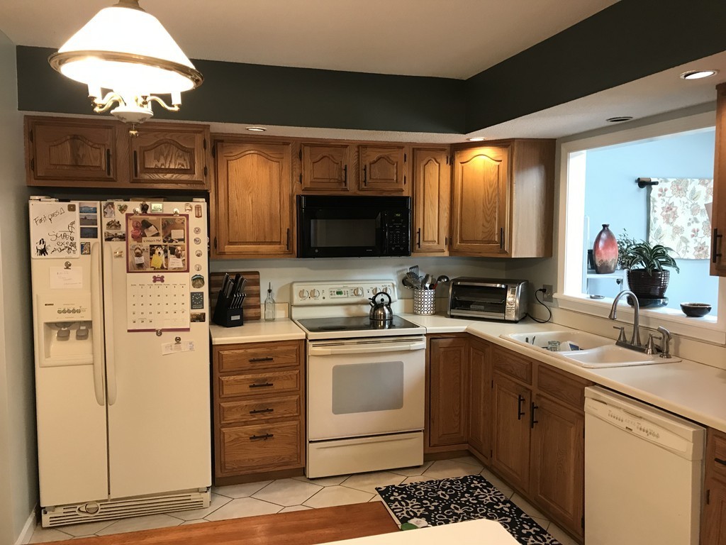 22 Castle Hills Road, Unit D Agawam, MA 01001 - Photo 2 of 30