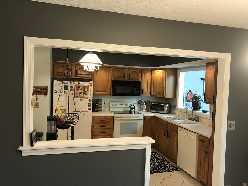 22 Castle Hills Road, Unit D Agawam, MA 01001 - Photo 4 of 30