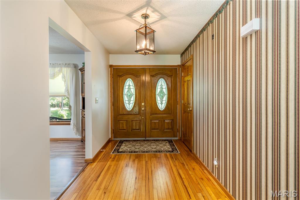 862 College Road Union, MO 63084 - Photo 4 of 46