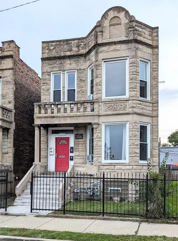 $350,000 | 3822 West Congress Parkway, Chicago, IL 60624