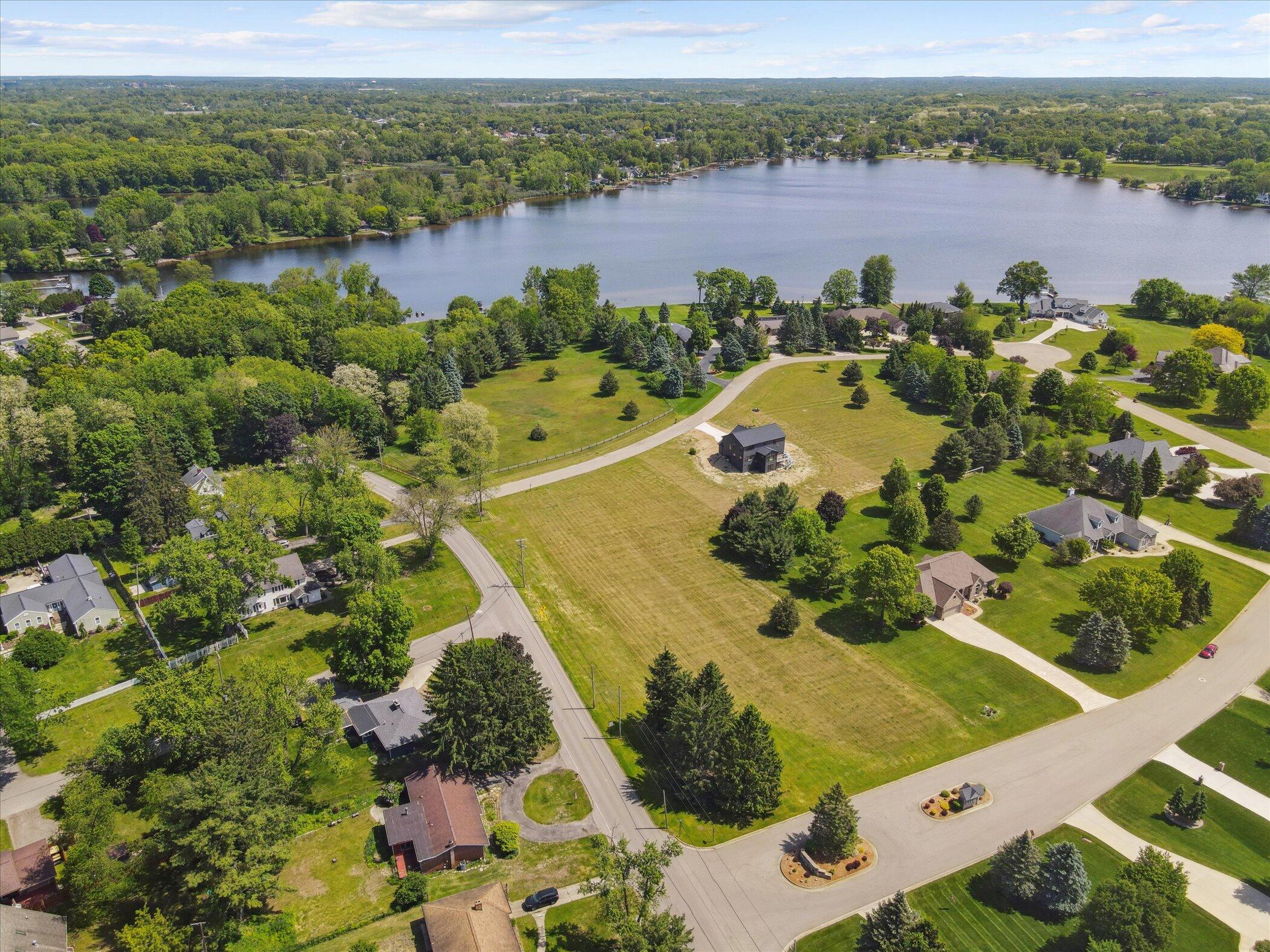 6000 Riverview Drive, Unit 5 Jackson, MI 49203 - Photo 4 of 20 04-Riverview-Jackson-MI-49201-WindowStil