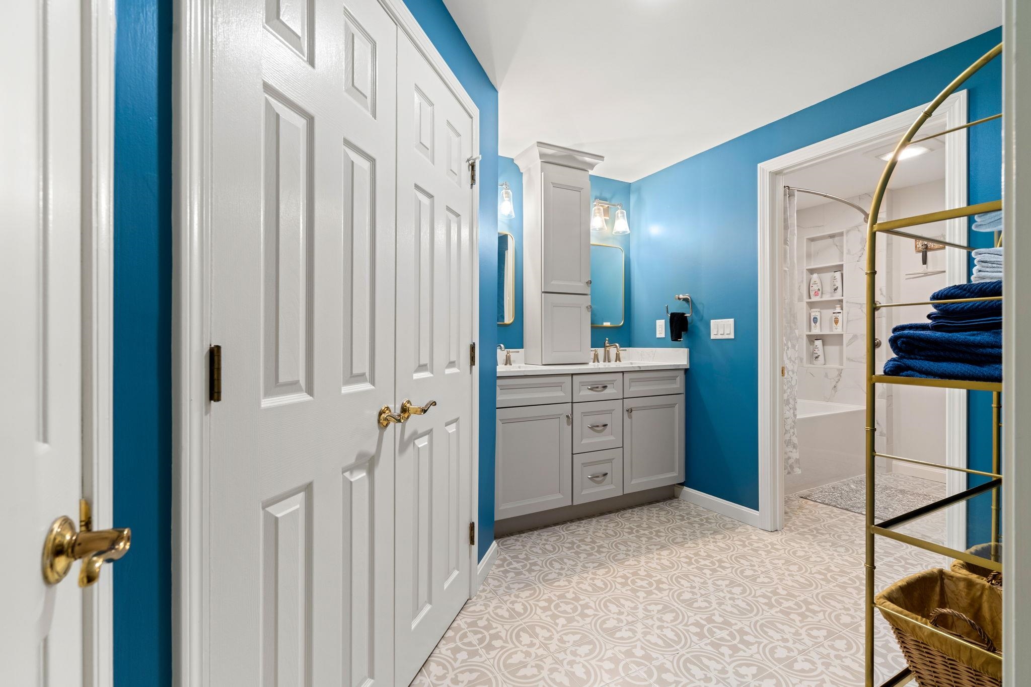 21 Ryan Road, Unit B Goffstown, NH 03045 - Photo 16 of 39 Gallery Image 16