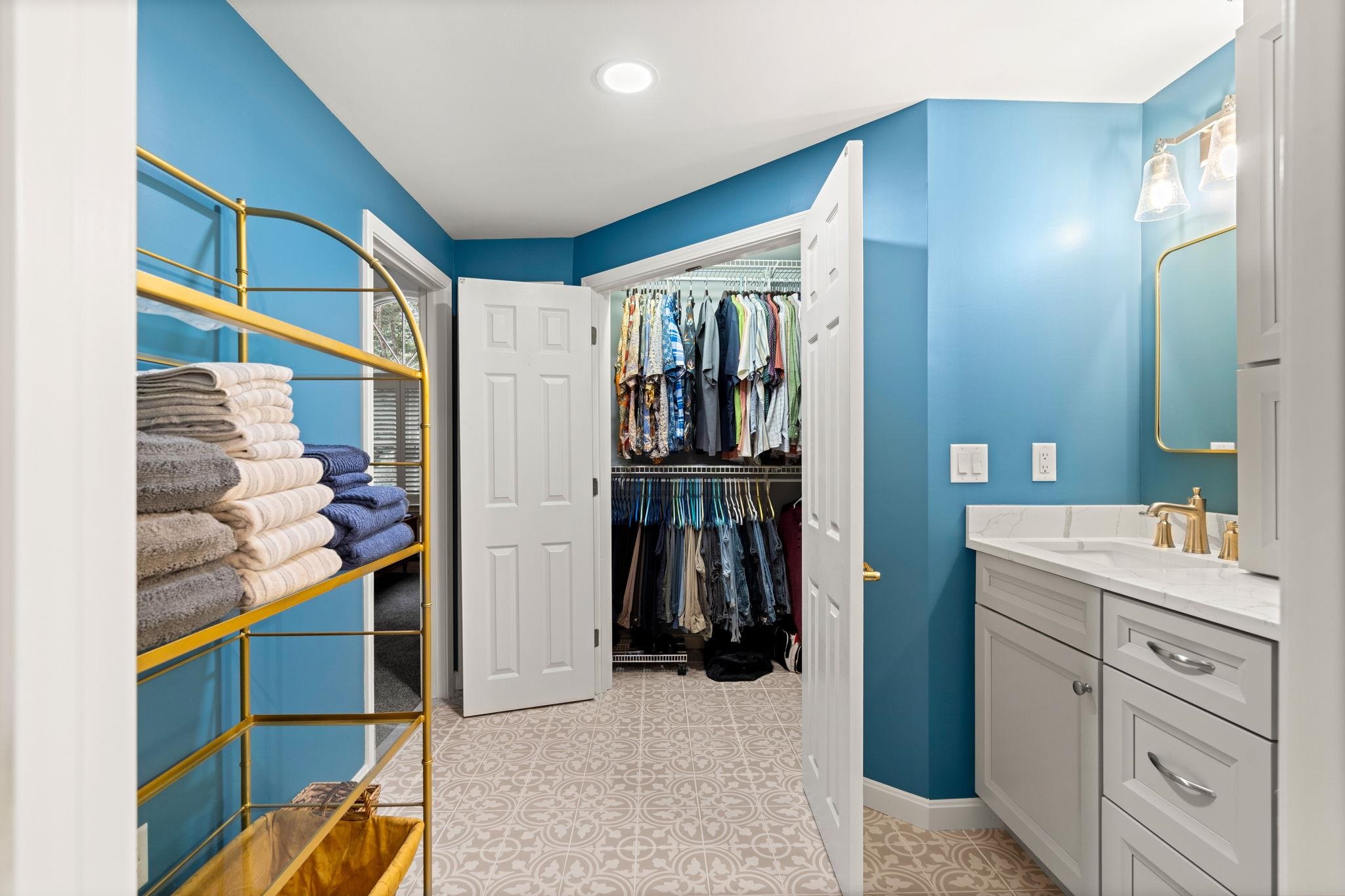 21 Ryan Road, Unit B Goffstown, NH 03045 - Photo 17 of 39 Gallery Image 17