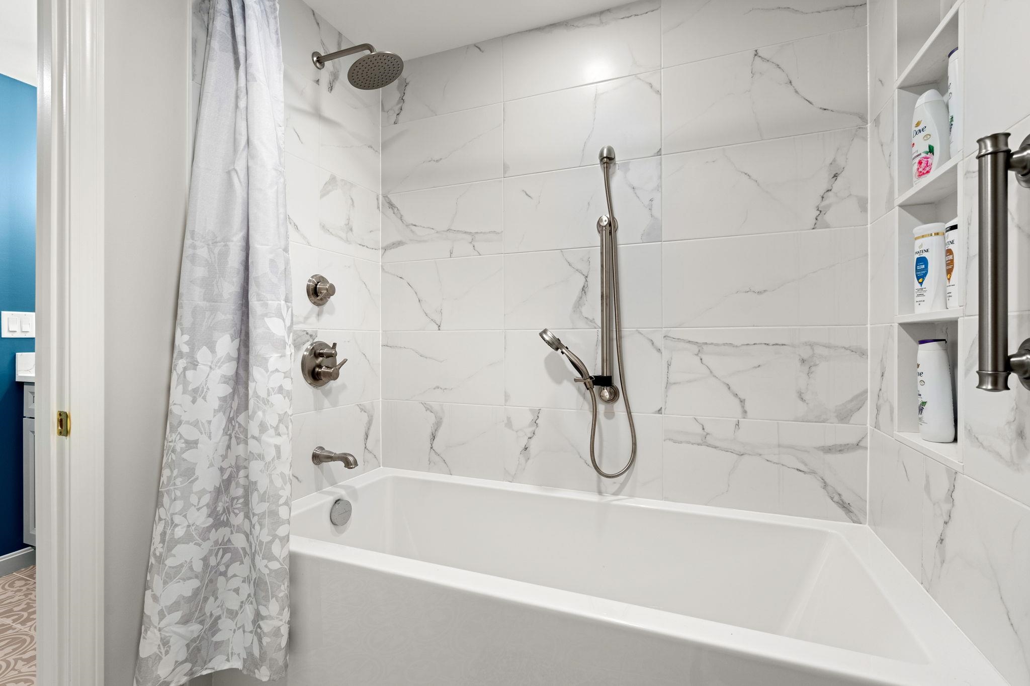 21 Ryan Road, Unit B Goffstown, NH 03045 - Photo 18 of 39 Gallery Image 18
