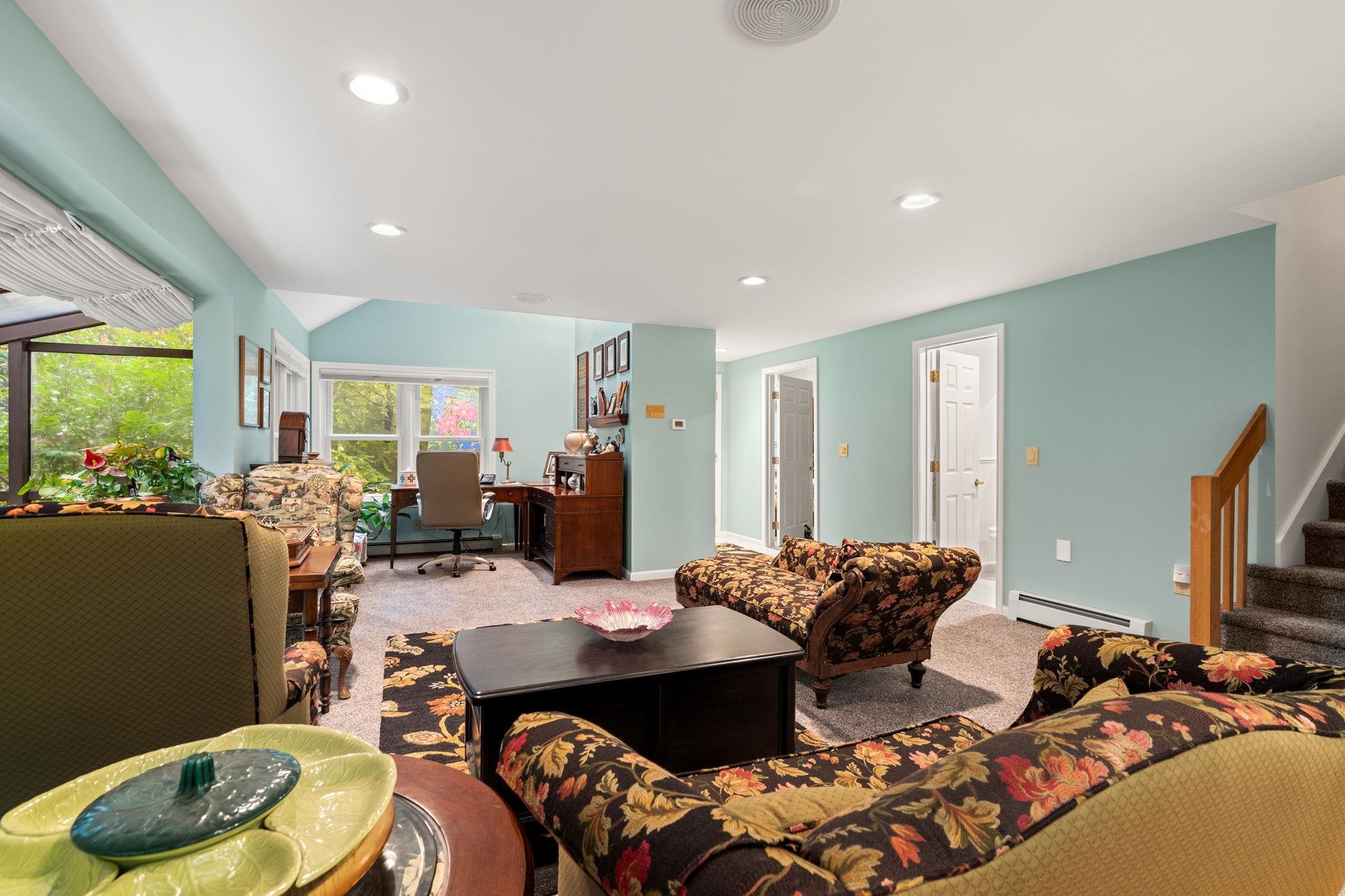 21 Ryan Road, Unit B Goffstown, NH 03045 - Photo 23 of 39 Gallery Image 23