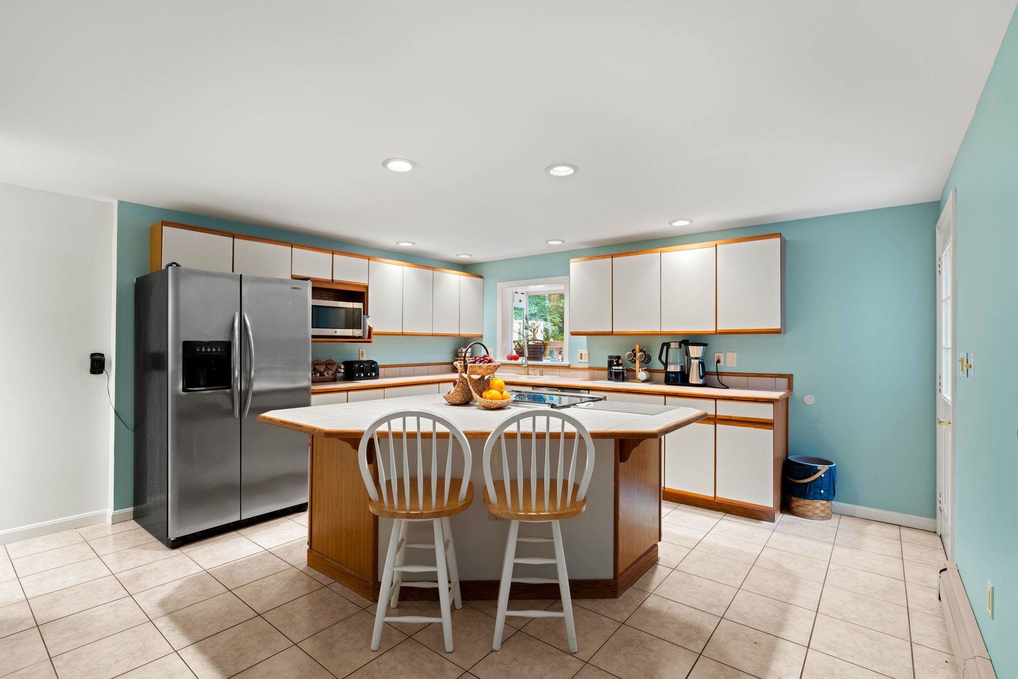 21 Ryan Road, Unit B Goffstown, NH 03045 - Photo 6 of 39 Gallery Image 6
