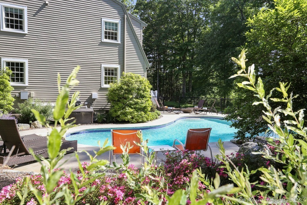 20 Wilmor Road Topsfield, MA 01983 - Photo 27 of 30 a view of a backyard with plants