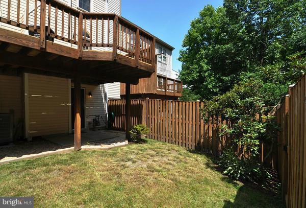 7465 Ridge Oak Court Springfield, VA 22153 - Photo 14 of 24 Backs to Park
