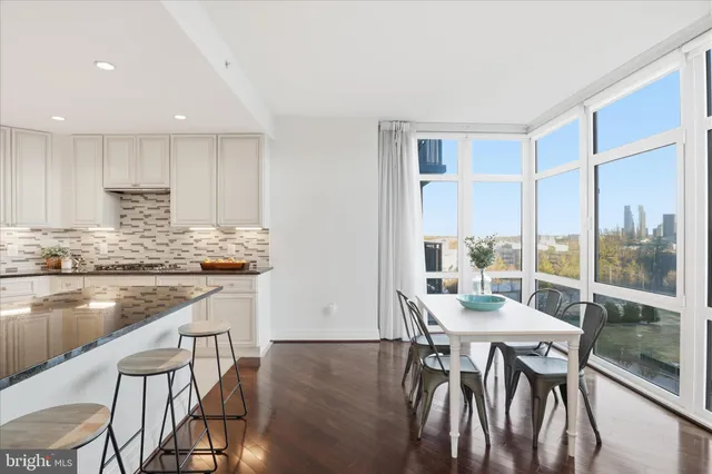 $1,100,000 | 8220 Crestwood Heights Drive, Unit 807, McLean, VA 22102