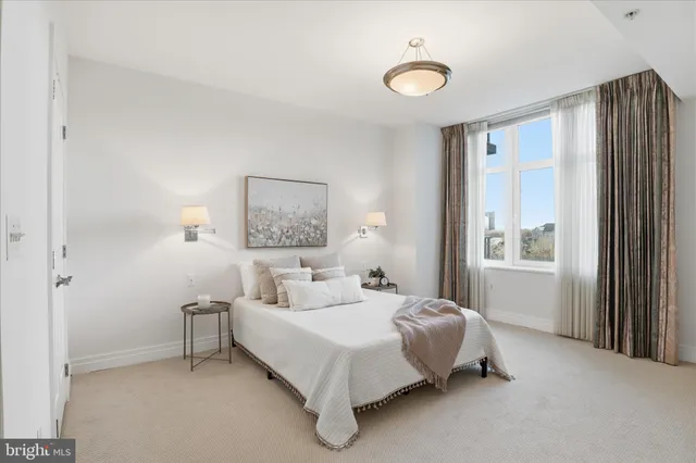 $1,100,000 | 8220 Crestwood Heights Drive, Unit 807, McLean, VA 22102