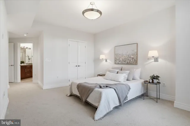 $1,100,000 | 8220 Crestwood Heights Drive, Unit 807, McLean, VA 22102