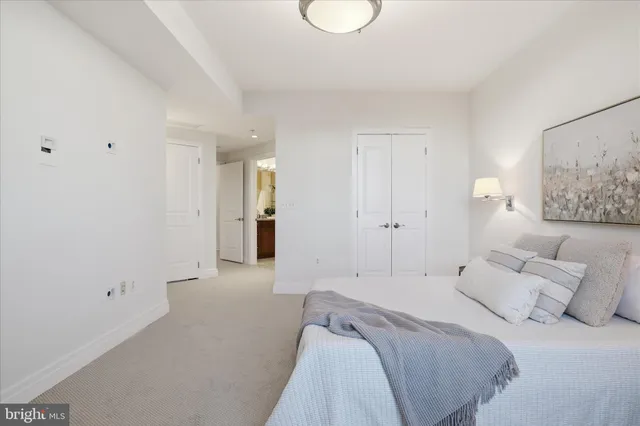 $1,100,000 | 8220 Crestwood Heights Drive, Unit 807, McLean, VA 22102