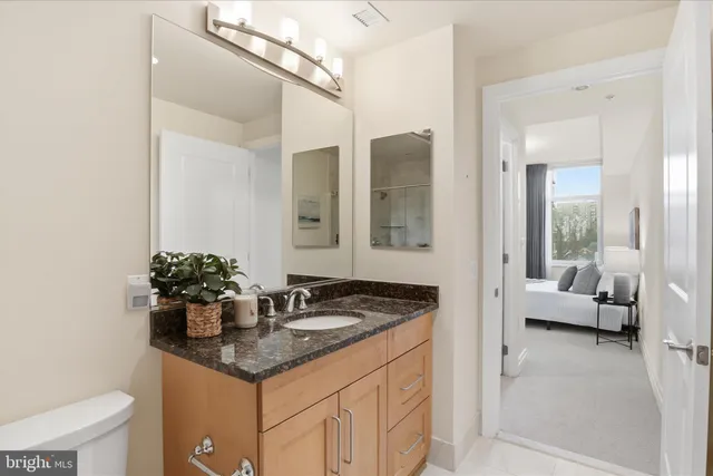 $1,100,000 | 8220 Crestwood Heights Drive, Unit 807, McLean, VA 22102