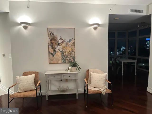 $1,100,000 | 8220 Crestwood Heights Drive, Unit 807, McLean, VA 22102