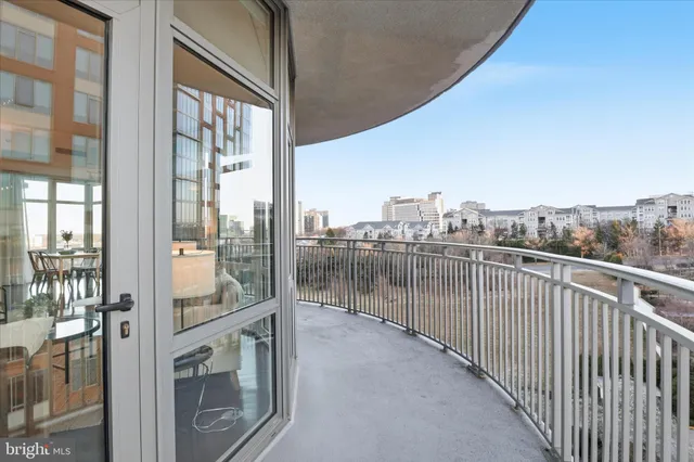 $1,100,000 | 8220 Crestwood Heights Drive, Unit 807, McLean, VA 22102