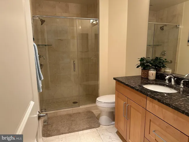 $1,100,000 | 8220 Crestwood Heights Drive, Unit 807, McLean, VA 22102