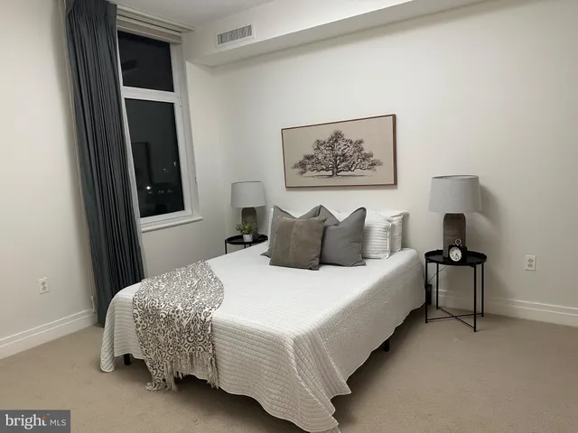 $1,100,000 | 8220 Crestwood Heights Drive, Unit 807, McLean, VA 22102