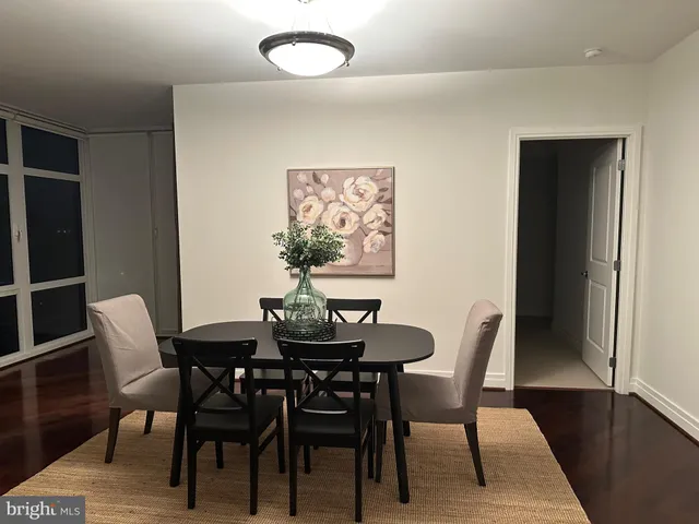 $1,100,000 | 8220 Crestwood Heights Drive, Unit 807, McLean, VA 22102