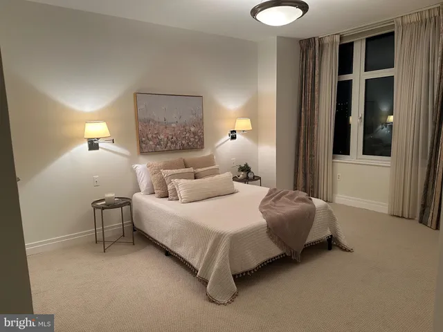 $1,100,000 | 8220 Crestwood Heights Drive, Unit 807, McLean, VA 22102