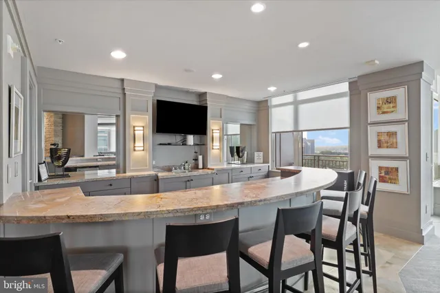 $1,100,000 | 8220 Crestwood Heights Drive, Unit 807, McLean, VA 22102