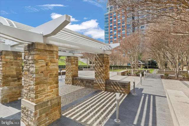 $1,100,000 | 8220 Crestwood Heights Drive, Unit 807, McLean, VA 22102