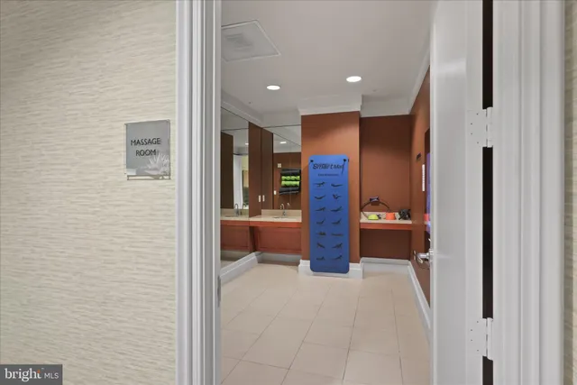 $1,100,000 | 8220 Crestwood Heights Drive, Unit 807, McLean, VA 22102