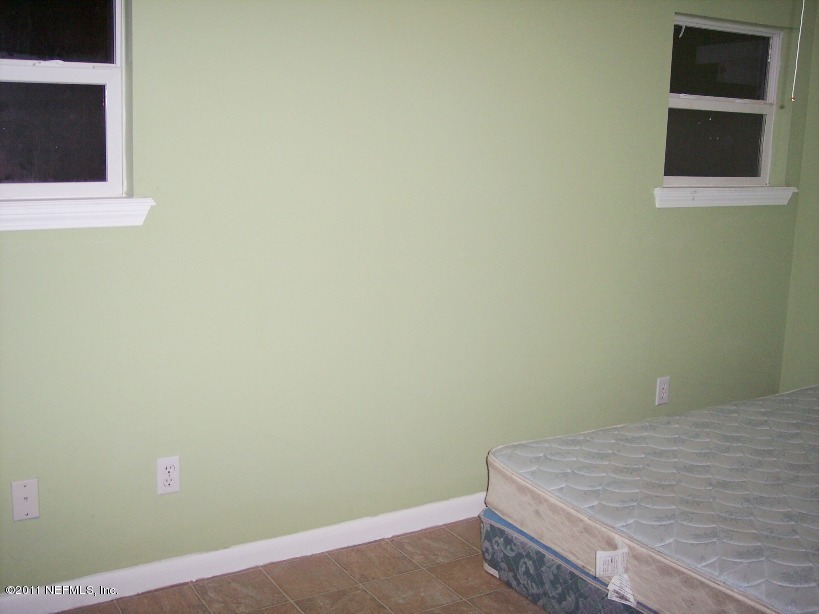 129 Edgewater Road Satsuma, FL 32189 - Photo 9 of 12 bedroom