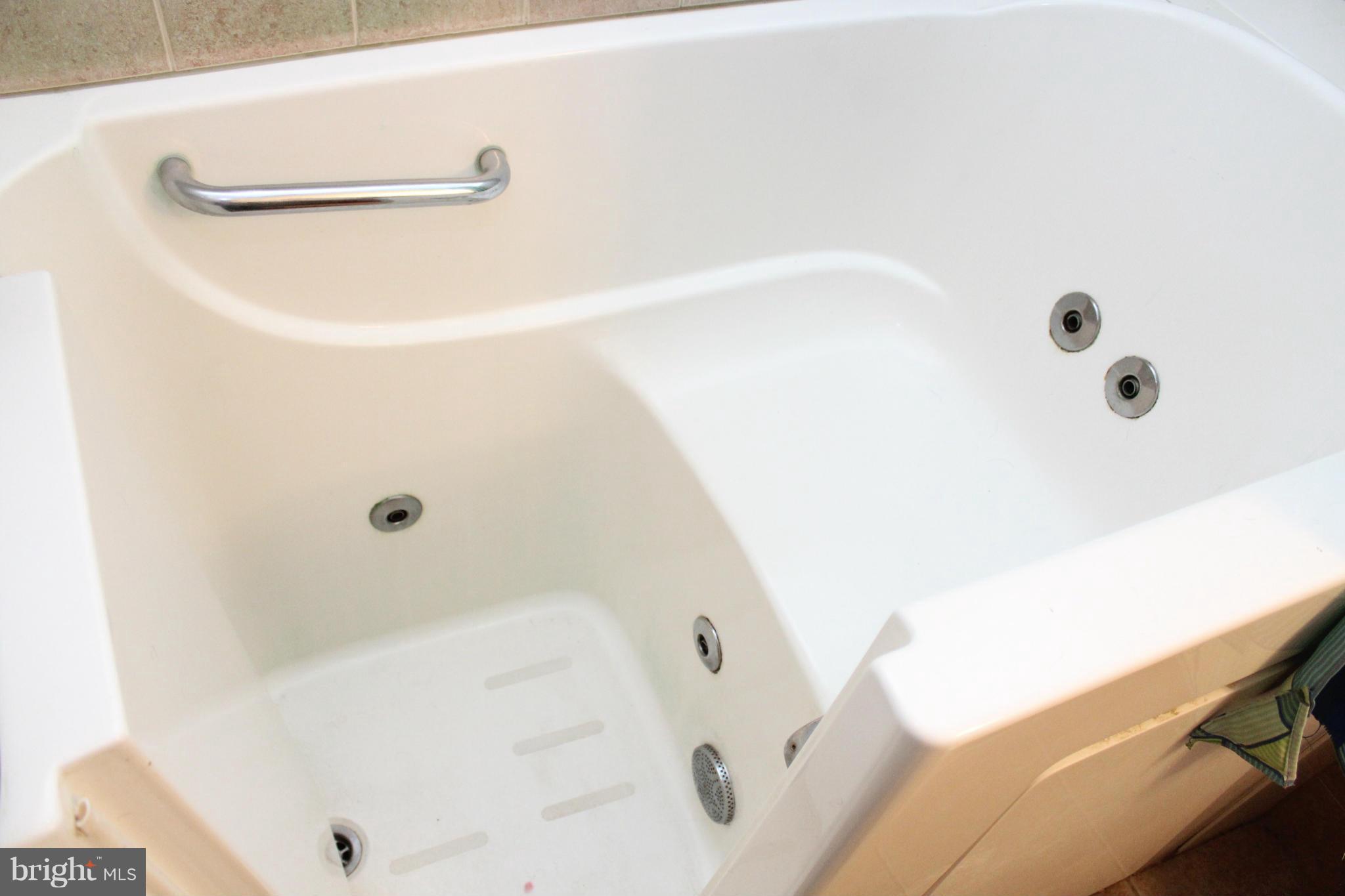 3425 Shiloh Road Hampstead, MD 21074 - Photo 16 of 30 Jetted Tub