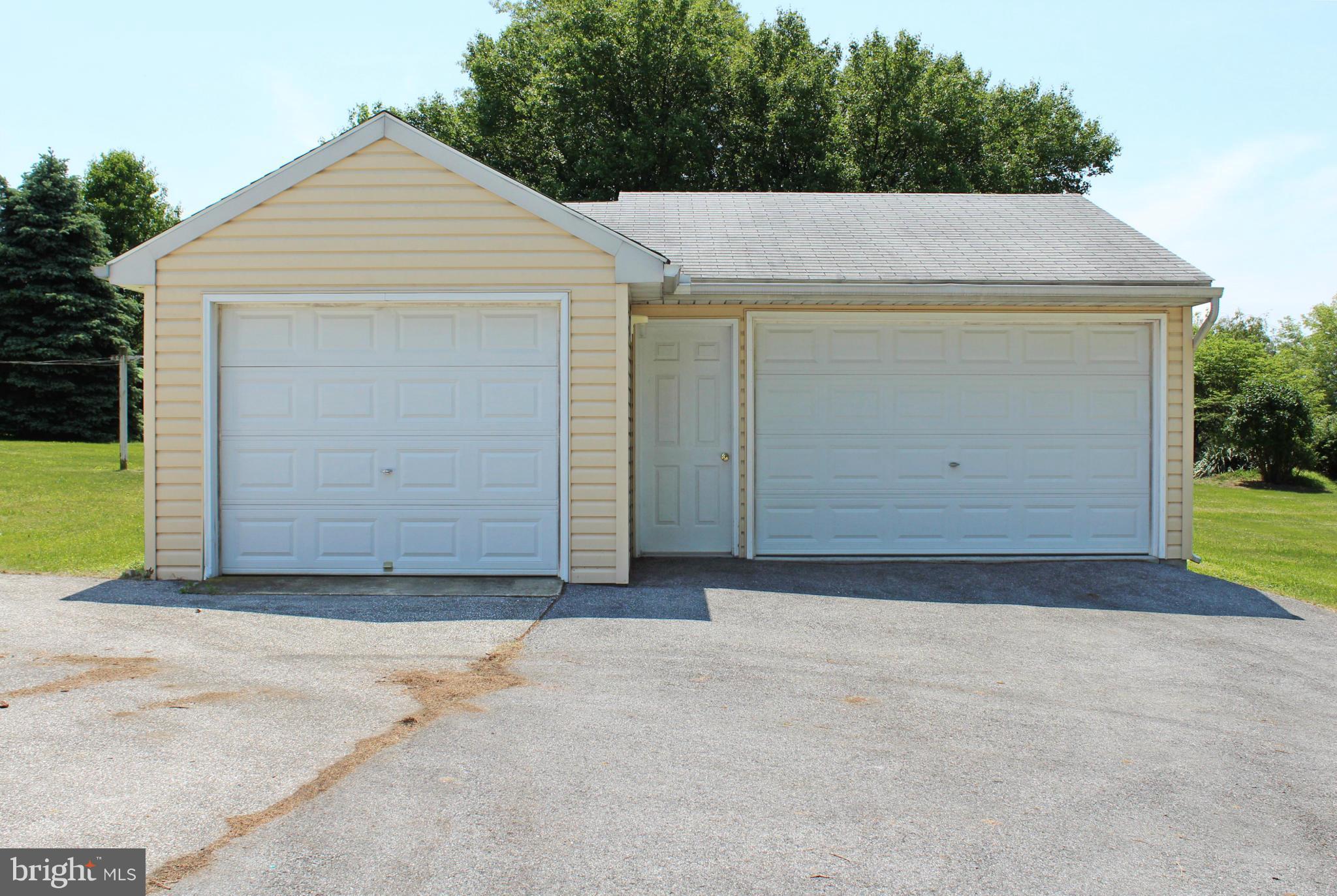 3425 Shiloh Road Hampstead, MD 21074 - Photo 25 of 30 Two-Car Garage