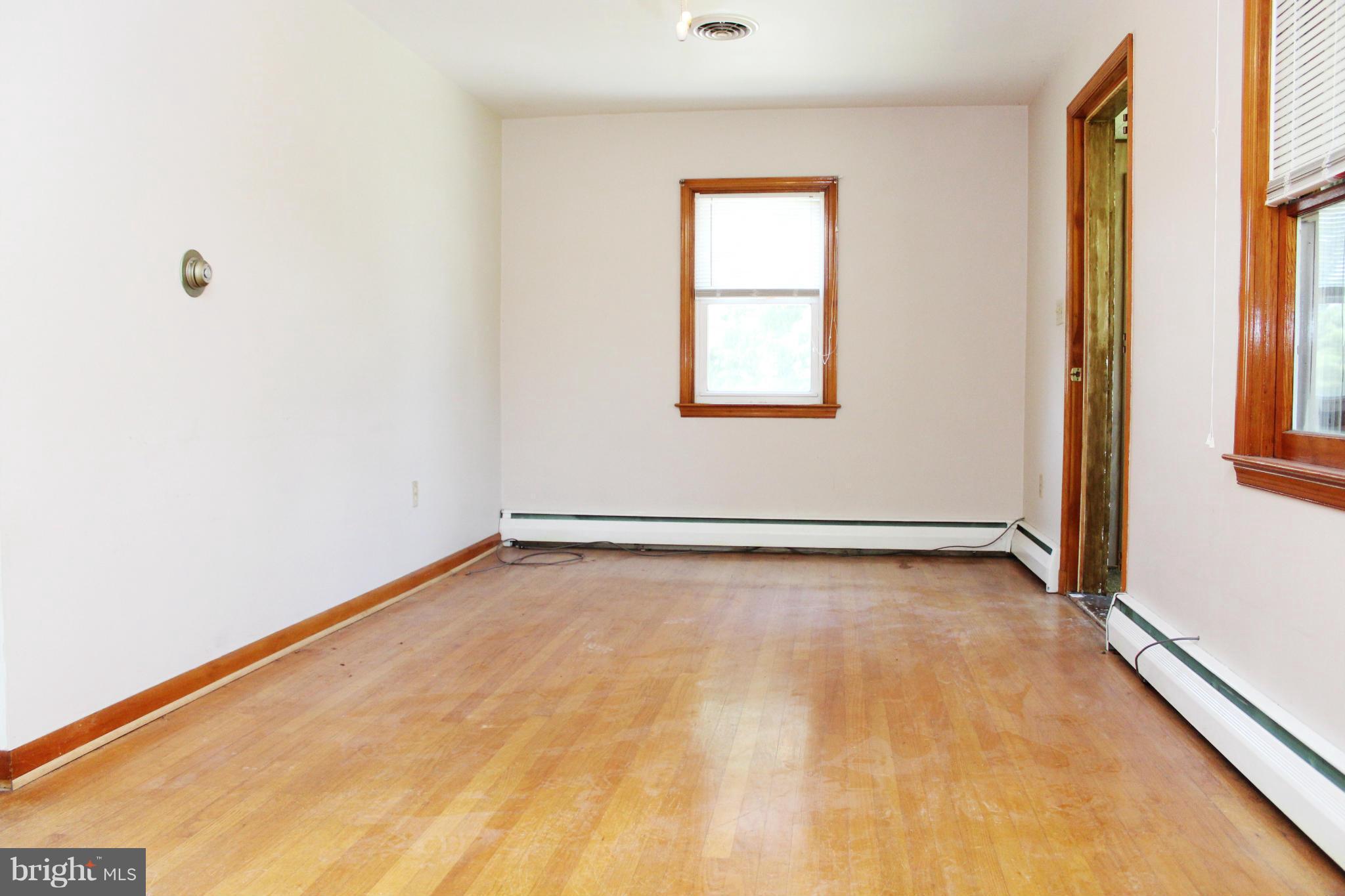 3425 Shiloh Road Hampstead, MD 21074 - Photo 4 of 30 Living Room 1