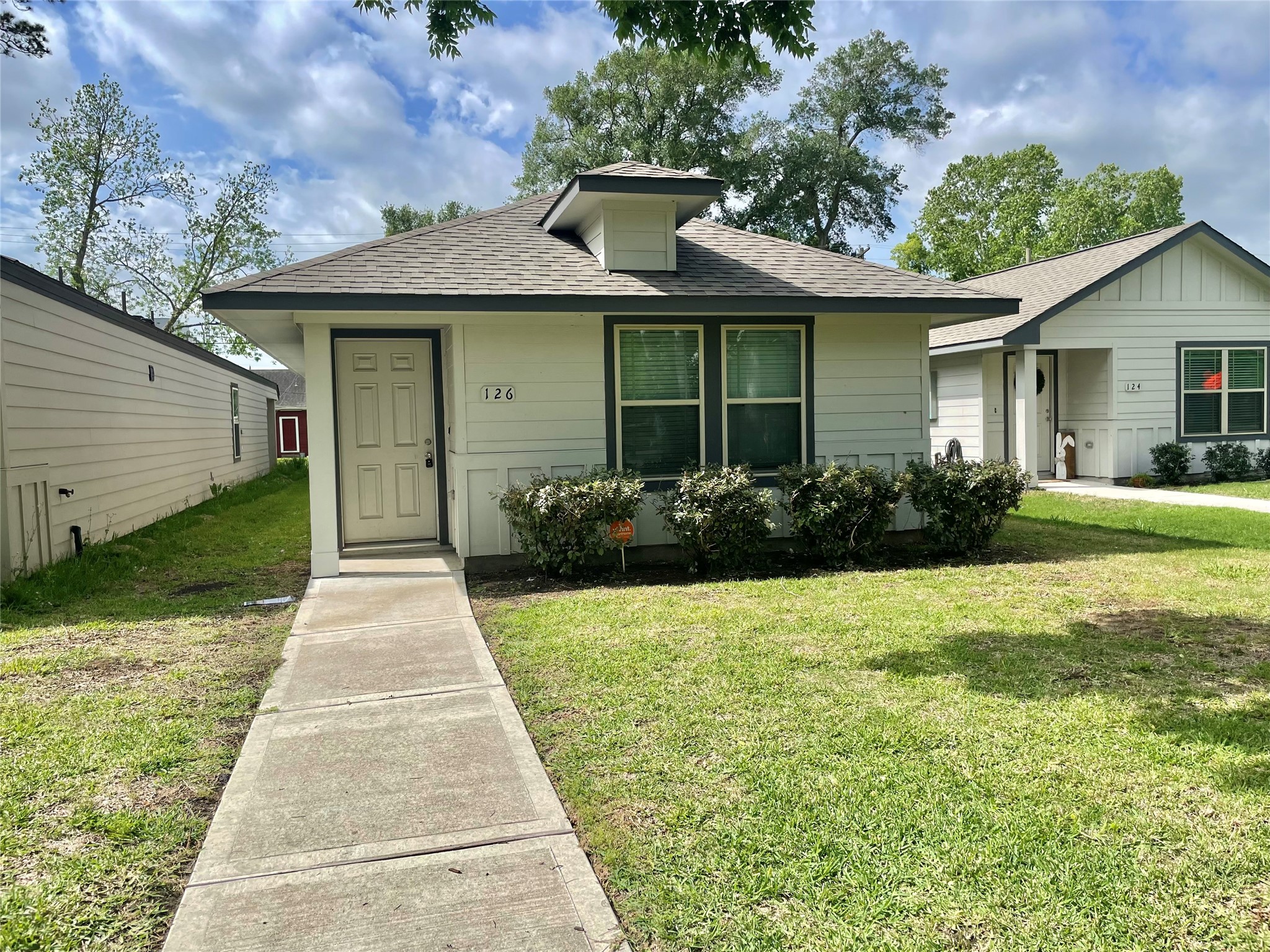 126 East Ash Street Angleton, TX 77515 - Photo 1 of 17