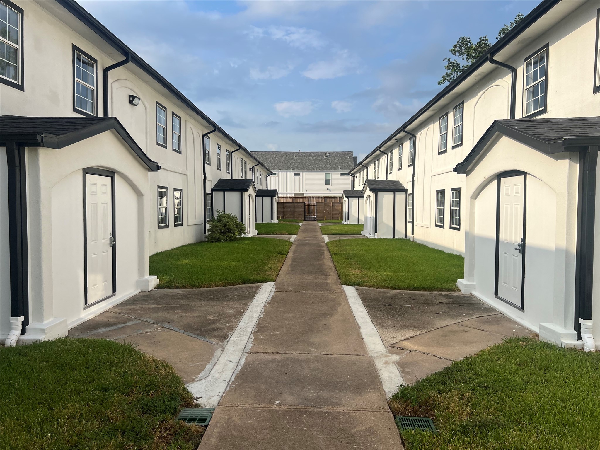 4714 Ward Street, Unit 10 Houston, TX 77021 - Photo 1 of 17 Front of Building