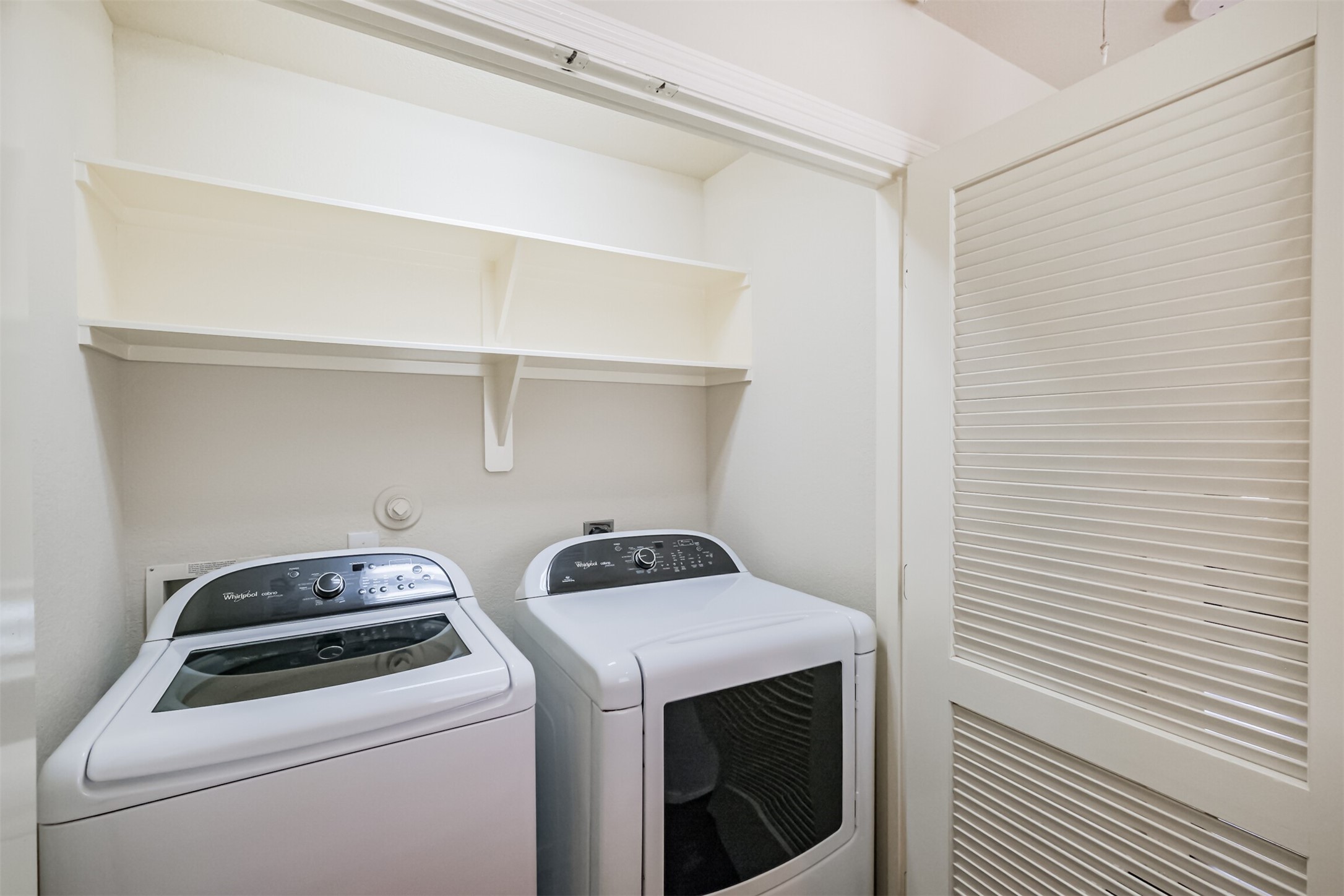 3208 Clearview Circle Houston, TX 77025 - Photo 22 of 30 Utility Room located on 3rd floor in between primary & second bedroom