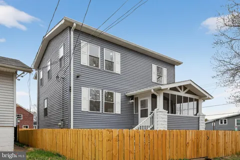 $849,000 | 2932 Yost Place Northeast, Washington, DC 20018