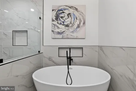 $849,000 | 2932 Yost Place Northeast, Washington, DC 20018