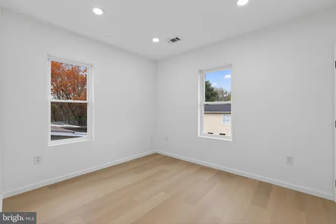 $849,000 | 2932 Yost Place Northeast, Washington, DC 20018