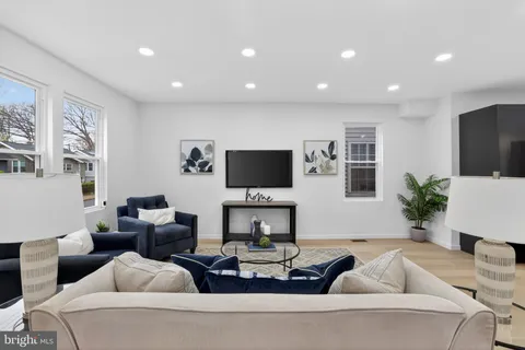 $849,000 | 2932 Yost Place Northeast, Washington, DC 20018